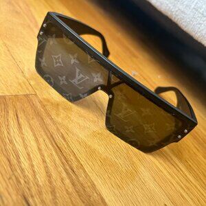 Louis Vuitton lettering sunglasses